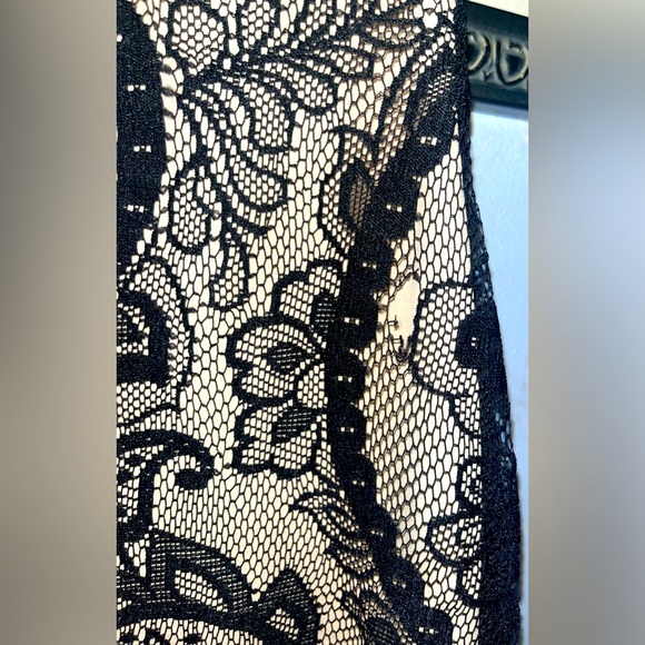 Lace Dress - Picture 5 of 5